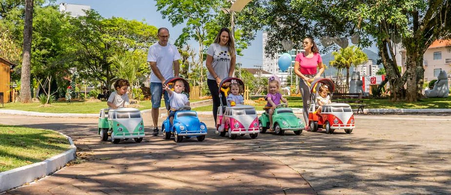 Carrinhos de passeio estilosos: Bubblecar e Kombus. Carrinhos de passeio estilosos: Bubblecar e Kombus.