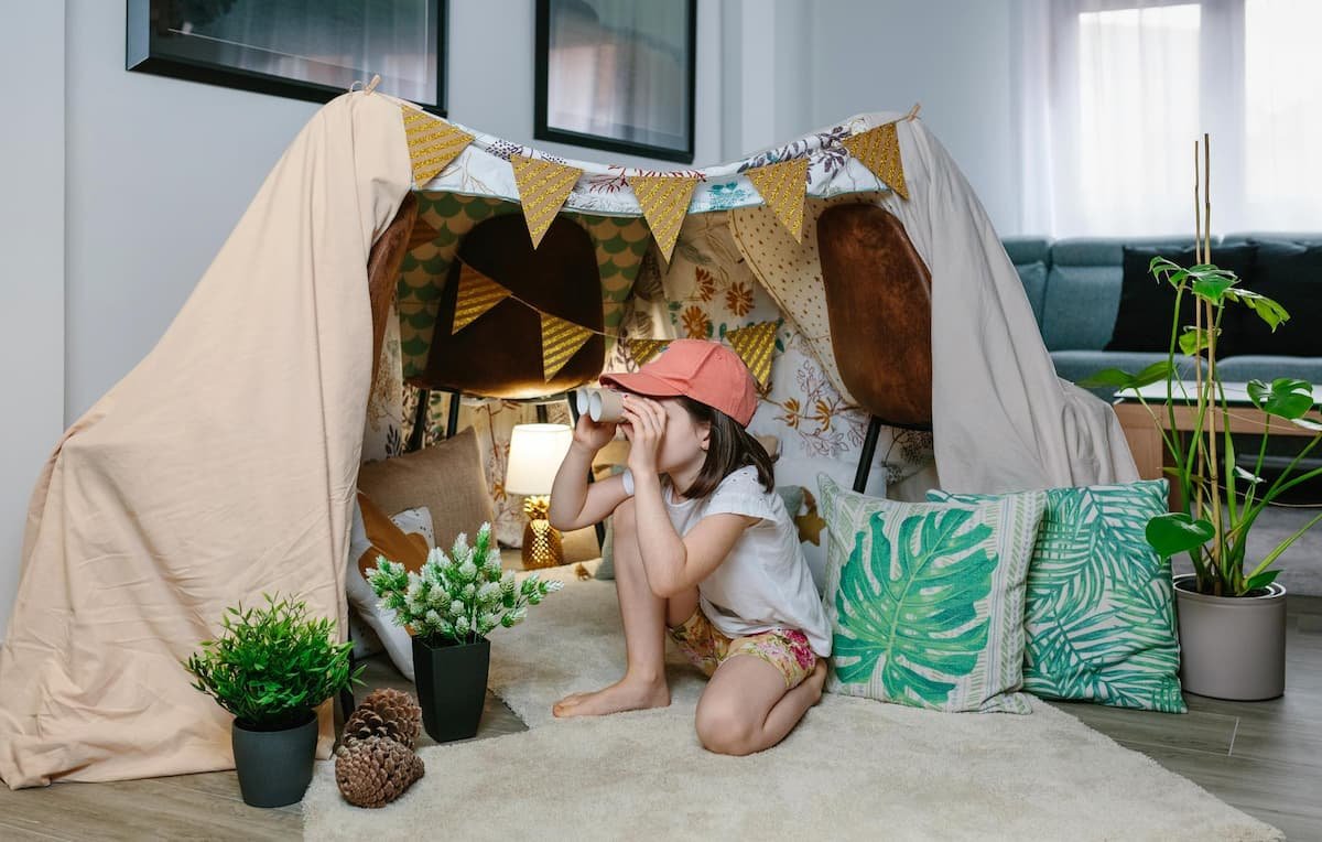 cabaninha em sala de casa